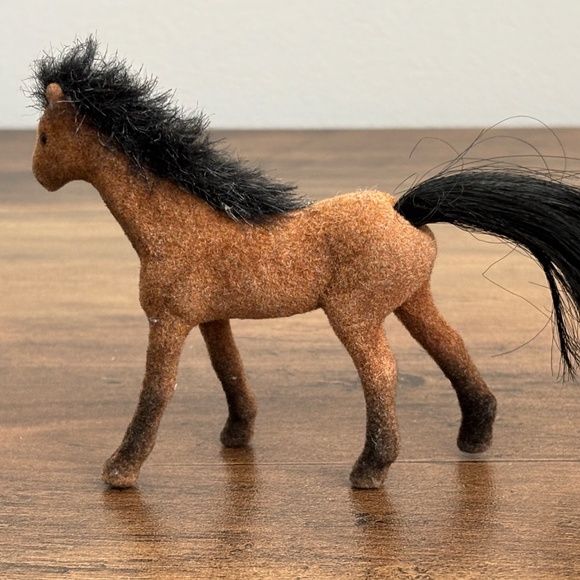VINTAGE Miniature Toy FLOCKED HORSE Mini Fuzzy Pony Brown 3” Figure Collectible - Picture 5 of 9